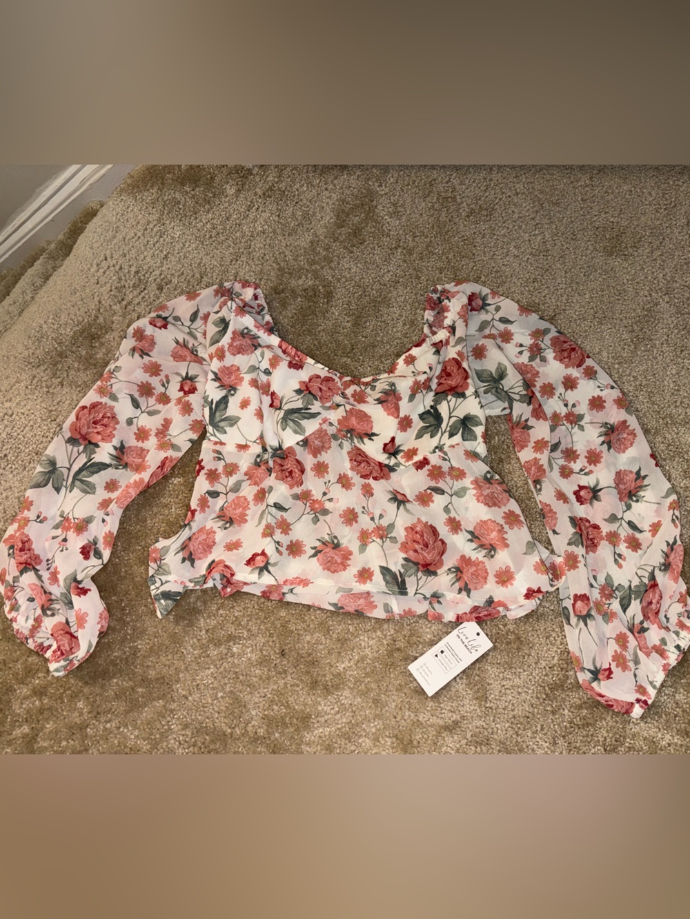 Cupshe White Crop Top with Pink Floral Print